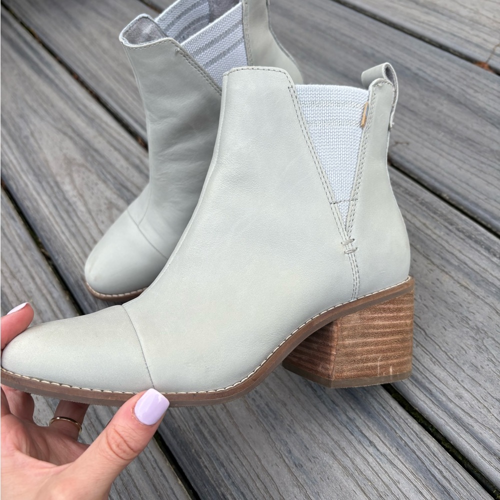 ❌ SOLD ❌ toms • blue leather esme boots size 7